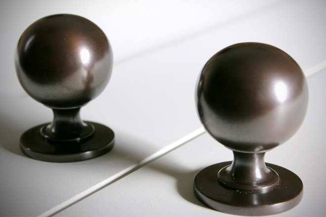 Chocolate Bronze, Armac Martin