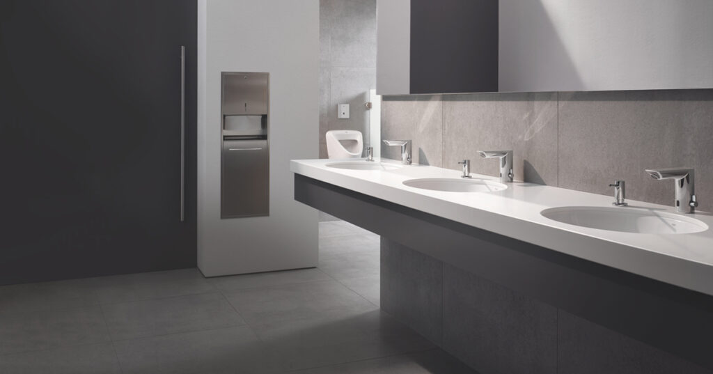 GROHE expands its range of infra-red touchless taps with the brand new Bau Cosmo E