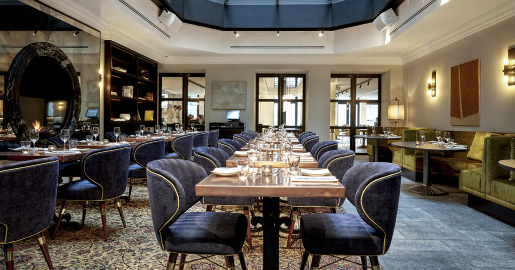 Sir Nikolai opens in Hamburg