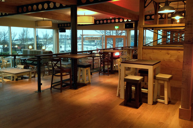 Kährs’ warm tones coalesce with eatery interior