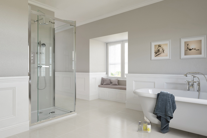 Bi-Fold Showering by AQATA