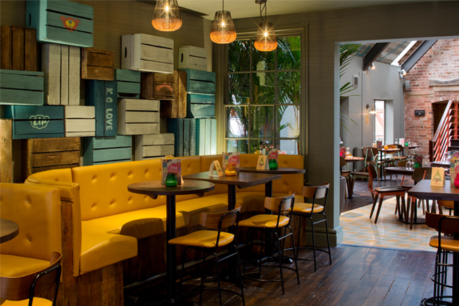 Las Iguanas, Derby