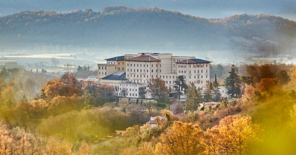 Palazzo Fiuggi Wellness Medical Retreat – One of Italy’s most iconic and historical hotels has been completely transformed into a profound, innovative wellness medical retreat.