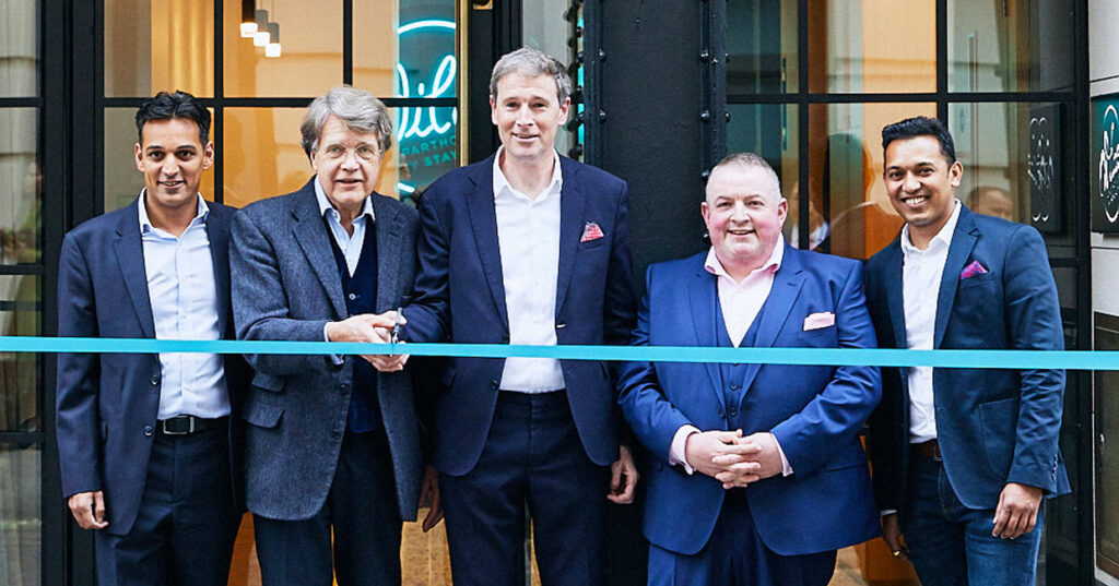 Oscar Wilde’s grandson officially opens first Wilde aparthotel by Staycity