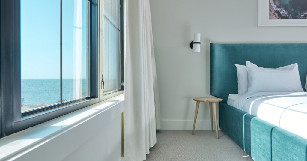 Hotel Moraine – where the land meets the sea