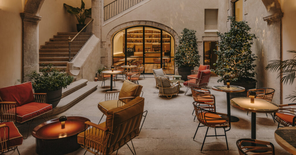 El Equipo Creativo completes on boutique hotel in the capital of the Costa Brava.